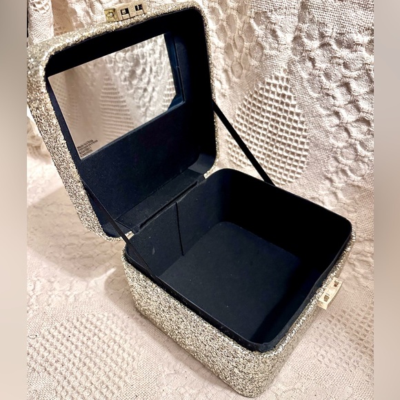 Rare HTF Victoria Secret Chunky Silver Glitter Makeup Cosmetic Box Holographic - Picture 7 of 16